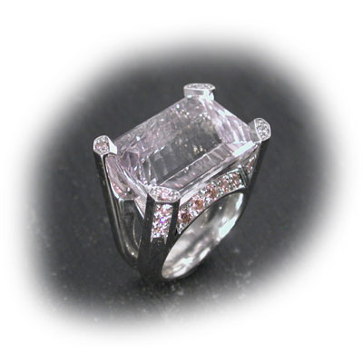 Ring mit Amethyst